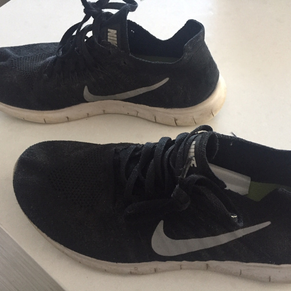 Nike kids' flyknit athletic shoes--$5 SALE! - Picture 2 of 5